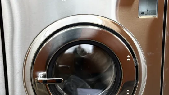 Why Commercial-Grade Washers and Dryers Outshine Home Machines for Large Items